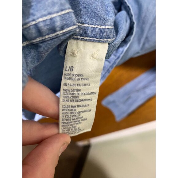 Vintage Carhartt  Chambray Shirt Large Blue Denim Button-Up With Dual Pockets - Picture 7 of 10